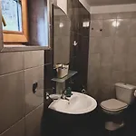 Lambievi Kolibi Dağ evi Khakhn'ovo